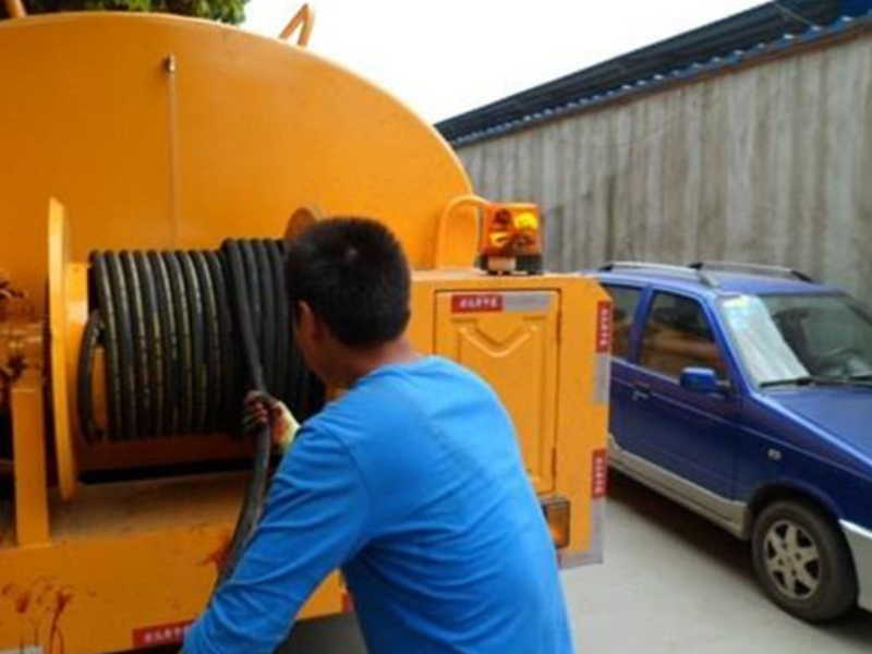 达坂城水西沟清掏化粪池